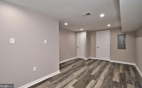 328 61 St, Philadelphia PA 19142-3402 exterior