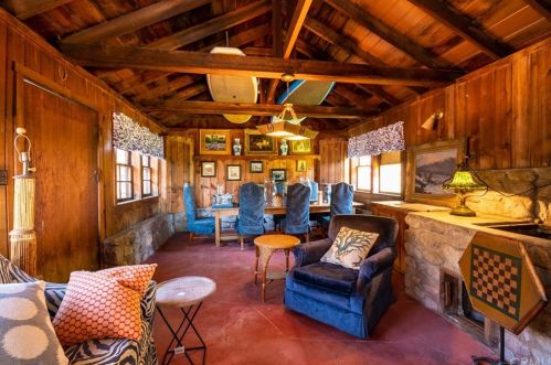 2360 Shields St, Glendale CA  91214-1541 exterior