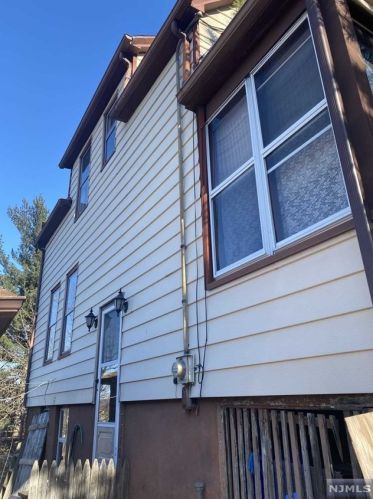 45 Sampson St, Outwater, NJ 07026-2736