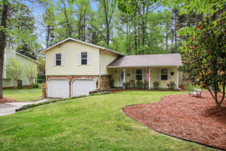 6988 Lakeview Ln, Atlanta, GA 30360-1839