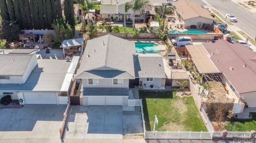 2418 Royal Ave, Simi Valley CA 93065-4759 exterior