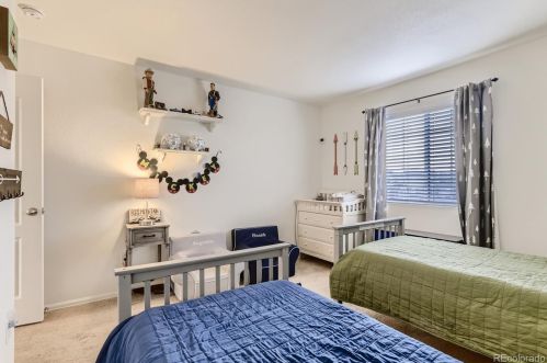 212 Newbern Way, Aurora CO 80016-6124 exterior