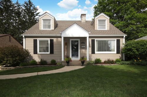 821 Hobbs Dr, Joliet, IL 60435-4444