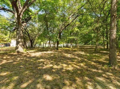 201 Bluebonnet Ct, Fort Worth TX  76035-5861 exterior