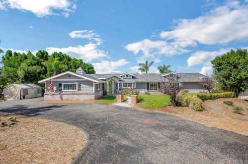 2048 Elevado Hills Dr, Vista, CA 92084-2825