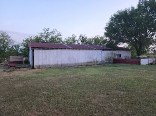 2046 Fm 121, Whitewright TX 75491-7130 exterior