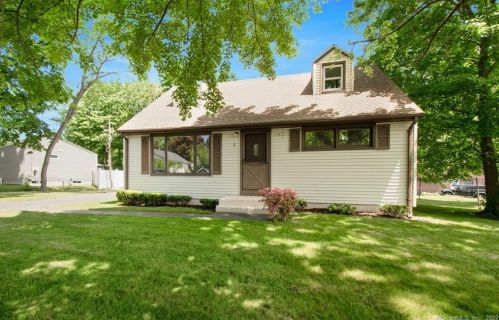 2 Russell St, Wallingford, CT 06492-3221