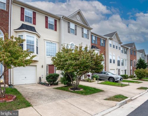 14201 Hunters Run Way, Gainesville VA  20155-4409 exterior