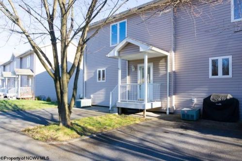 701 Pierpont Hts, Morgantown, WV 26508-4248