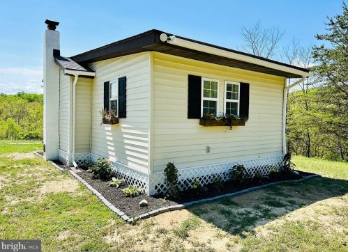 2270 Kerns School Rd, Springfield WV  26763 exterior