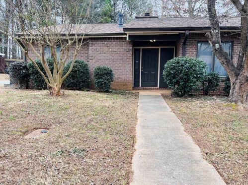 1552 Stoneleigh Way, Stone Mountain, GA 30088-3430