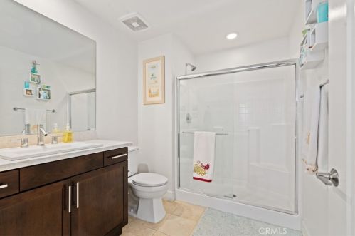 29 Soho, Irvine CA  92612-1083 exterior