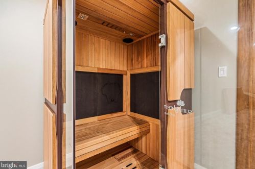 605 Warwick Rd, Tavistock NJ  08033-3926 exterior