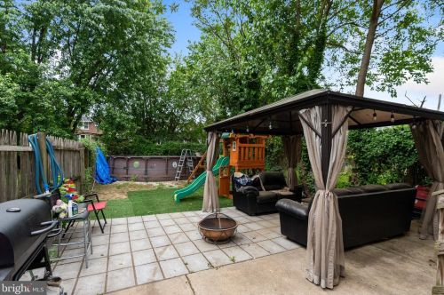 6110 Hegerman St, Philadelphia PA 19135-2805 exterior