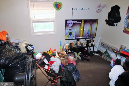 704 Chelten Ave, Philadelphia PA  19126-3712 exterior