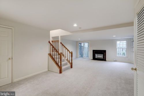 8731 Stone Hl Pl, Springfield VA  22153-1718 exterior