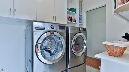 2347 Caracas St, Glendale CA  91214-3004 exterior