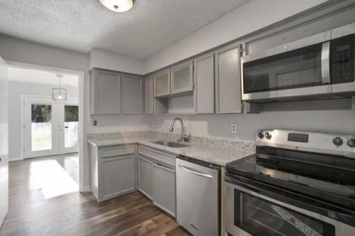 199 Tiburon Dr, Lithonia, GA 30038-1745