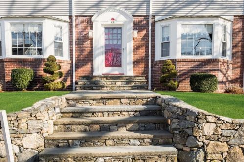 45 Homeland St, Providence, RI 02919-5171