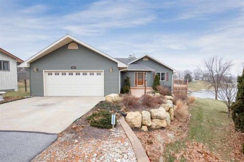 205 Cedar Ln, Richland Grove, IL 61281-9318