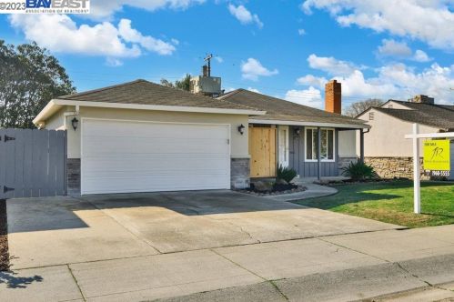 1606 Locust St, Lodi, CA 95242-2943