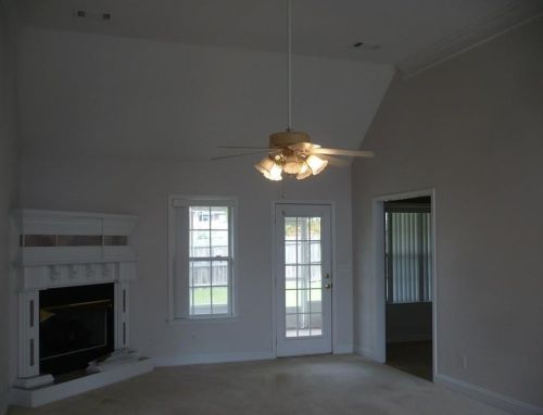 102 Mulligan Ct, Bonaire, GA 31005-4761
