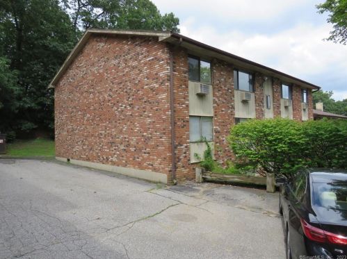 31 Kay Ln, Waterbury, CT 06708-1338