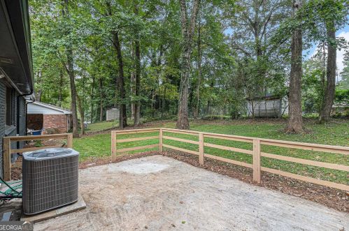 2130 Bolling Brook Dr, Atlanta GA  30311-2516 exterior