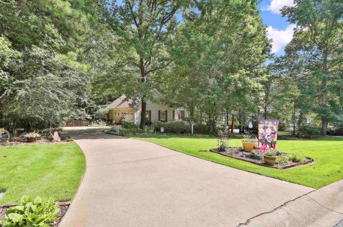 43 Bridgewater Dr, Newnan, GA 30265-1150