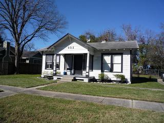 902 Nadine St, Houston TX  77009-2441 exterior