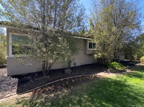 1102 Riviera Dr, Santa Ana CA 92706-1543 exterior