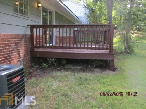 2465 Cheryl Lynne Ln, Atlanta, GA 30349-4121