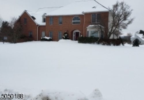 1 Richmond Hill Dr, Sparta, NJ 07871-4002