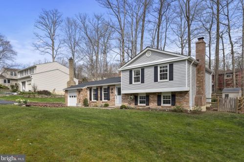 8483 Falling Leaf Rd, Springfield, VA 22153-2504