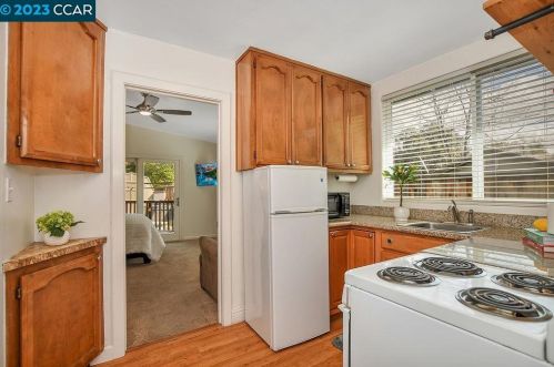 2735 Sinclair Ave, Concord CA  94519-2619 exterior