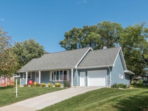 20 Oakwood Dr, Mankato, MN 56001-5006