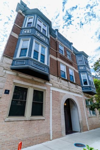 1945 Sheffield Ave, Chicago, IL 60614-5018