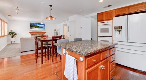 4307 Meadow Spring Way, Oceanside CA  92057-6536 exterior