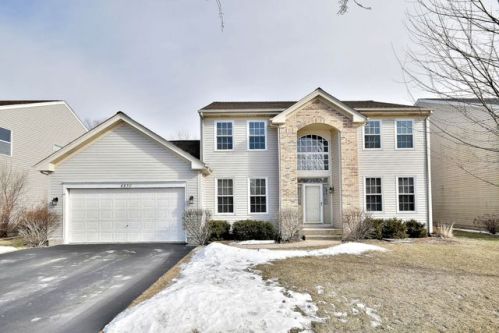 6830 Highgate Rd, Carpentersville, IL 60110-3420