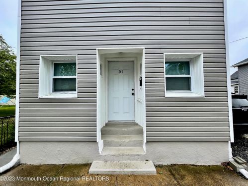 51 Leonard St, Tinton Falls, NJ 07701-1219