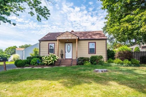 231 Morningside Dr, Bristol, CT 06010-4501