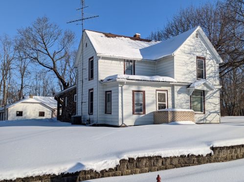 612 Adams Ave, Stratford, IL 61064-1102