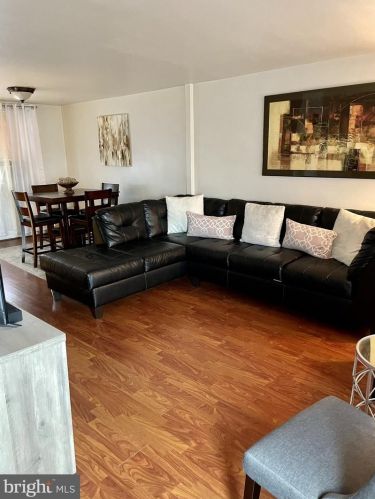 4237 3rd St, Philadelphia, PA 19140-2609