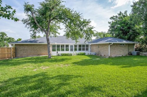 7208 Fernmeadow Dr, Dallas TX 75248-5605 exterior
