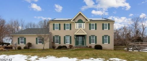 10 Seven Springs Rd, Lebanon, NJ 08833-3041