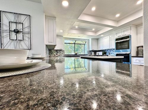 16685 Bonanza Dr, Riverside CA  92504-5706 exterior