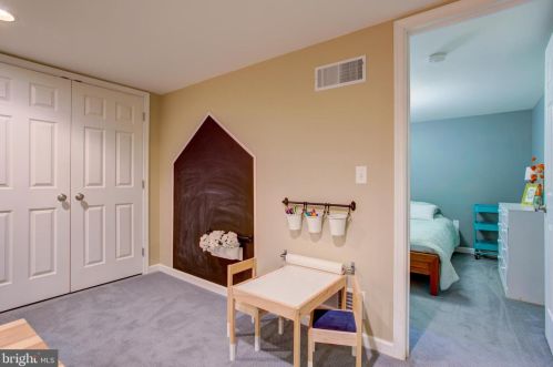 1853 Rockvale Rd, Lancaster PA  17602-1315 exterior