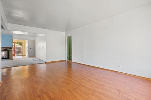 31426 Greenbrier Ln, Hayward, CA 94544-8016