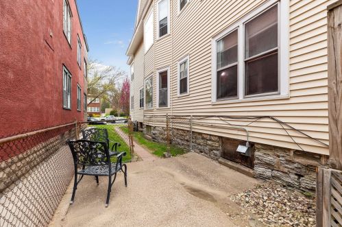 998 Grand Ave, Saint Paul MN 55102-2610 exterior