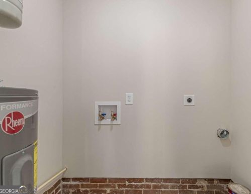 5820 Miles Rd, Atlanta GA  30349-1276 exterior